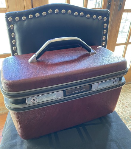 Vintage red burgundy samsonite - vintage,