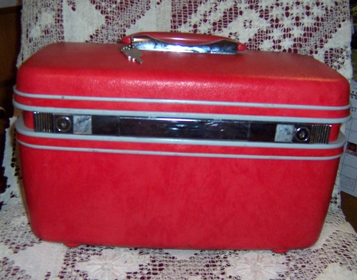 Vintage red samsonite - red, hard