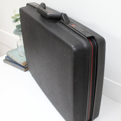 Vintage black samsonite - black, hard