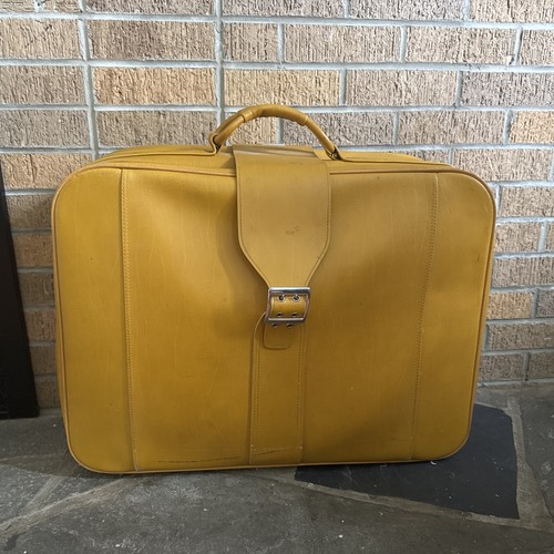 Vintage medium samsonite - medium,