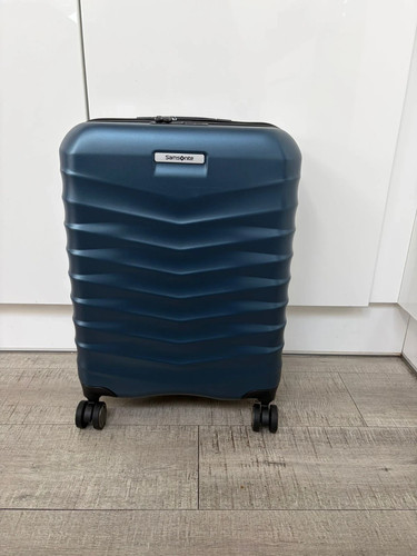 Cabin size hard samsonite - cabin,
