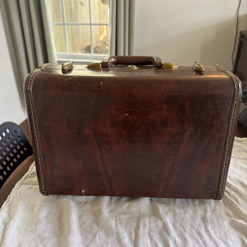 Vintage 1940s small brown