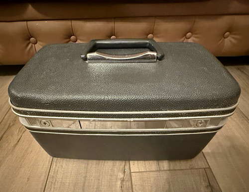 Vtg samsonite hard shell - hard, train
